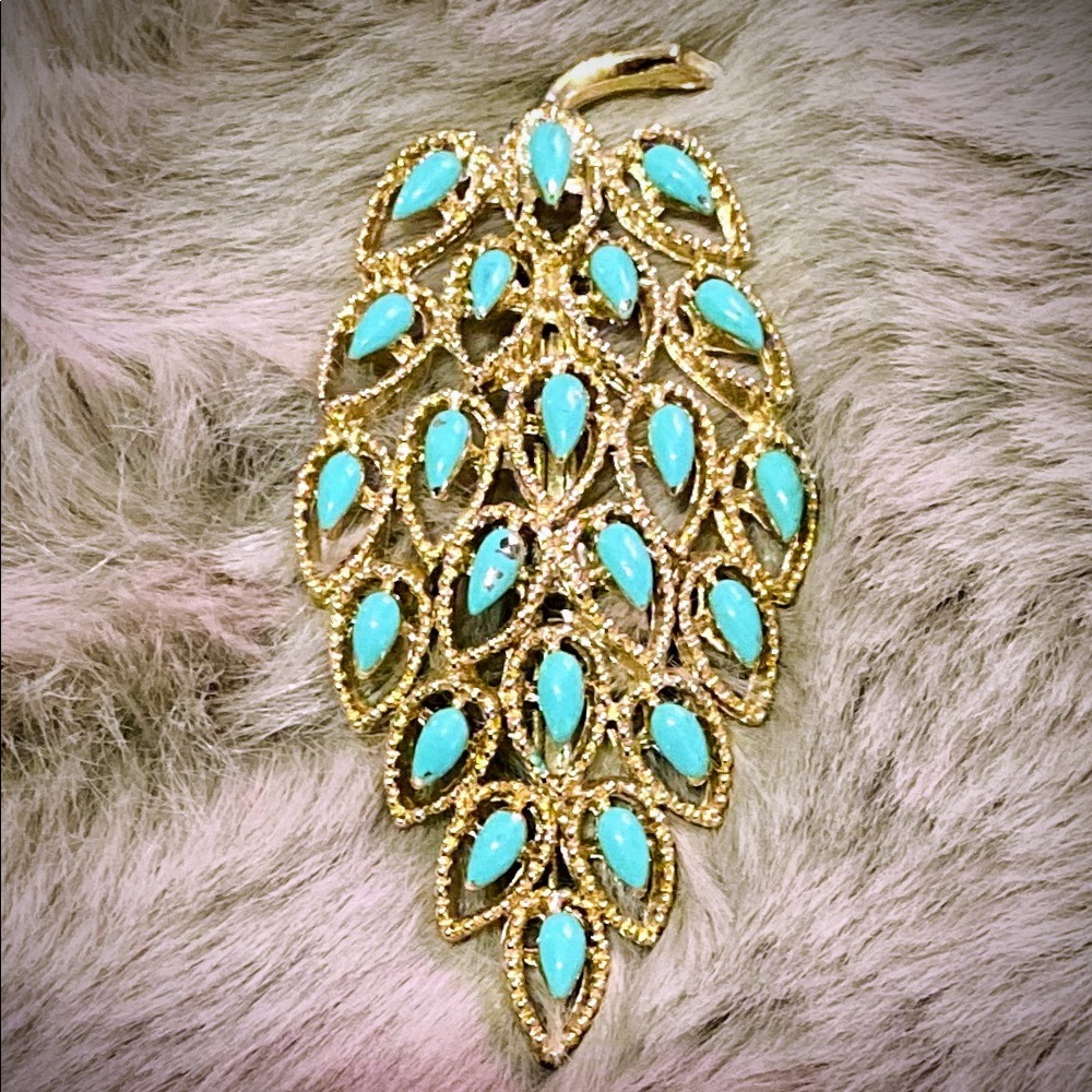 Gorgeous Gerry’s Leaf Brooch